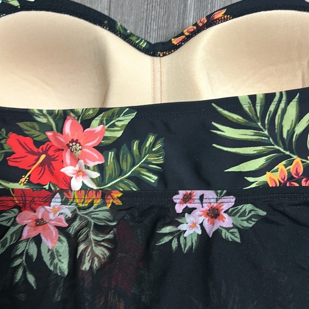 NWT hawaiian print tankini bathing suit top  women’s small - Picture 5 of 6